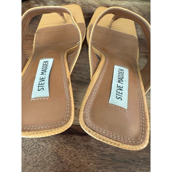 Steve Madden Women's Yellow & Tan Caramel Thong Kitten Heels sandals Size 9 - Picture 3 of 7
